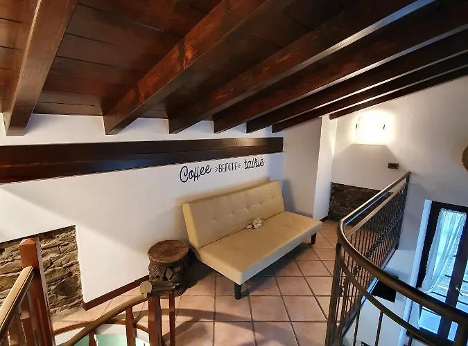 Re Di Quadri בית נופש לואינו